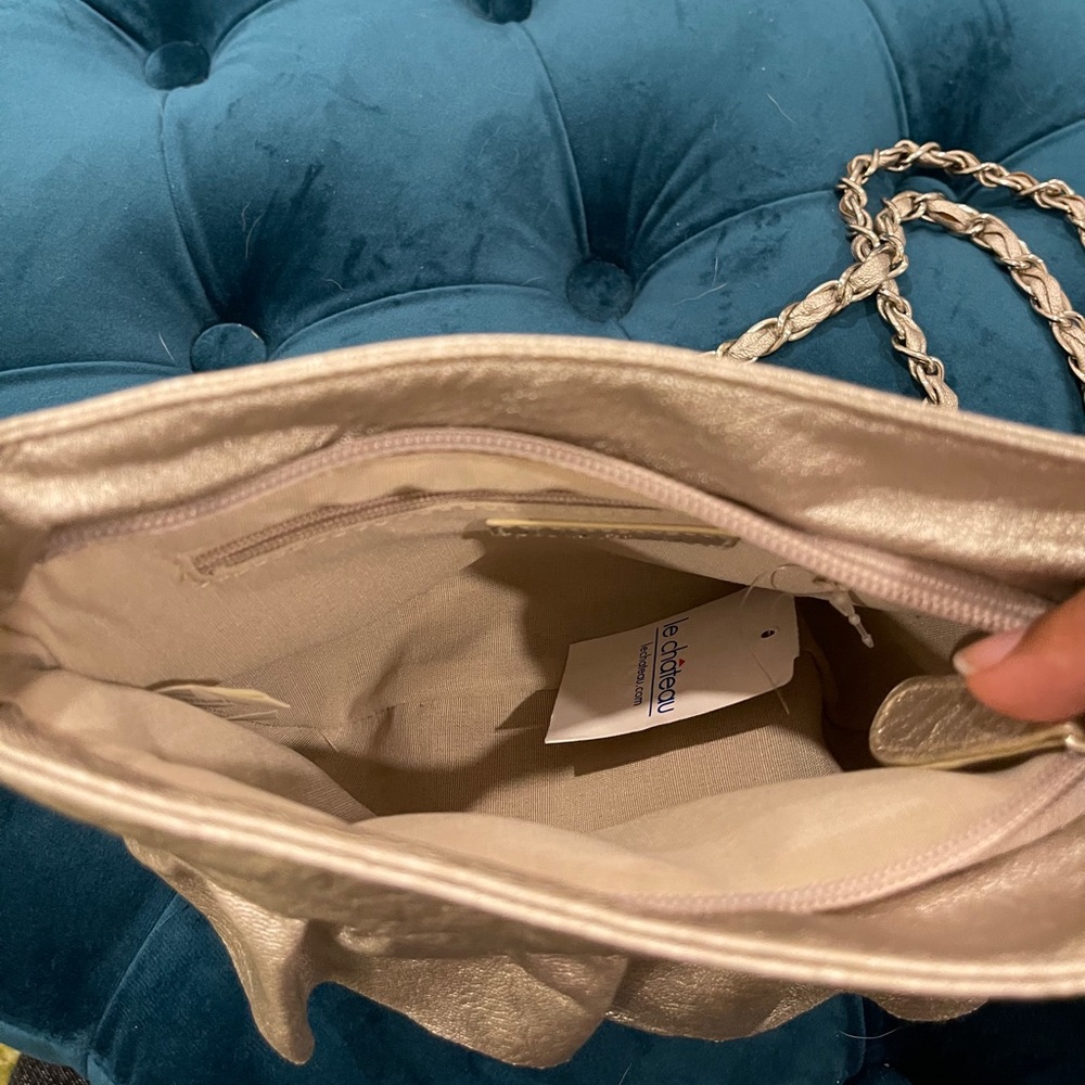 NWT Le Château Ruffle Purse - Picture 5 of 6